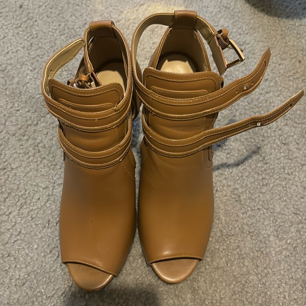 MK peep toe heels
